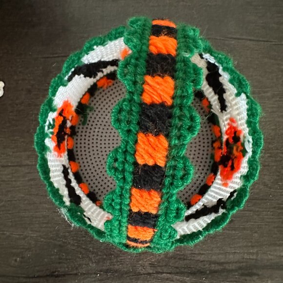 Glow in the Dark Halloween Basket – Pumpkins & Bats Trick or Treat Pail - Picture 2 of 3